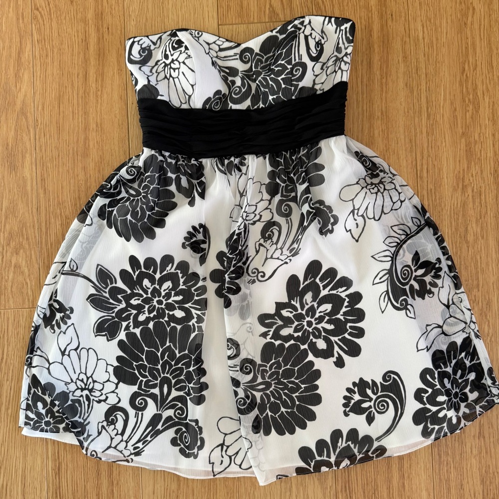White House Black Market Floral Strapless Dress Womens 2 Black White Flutter